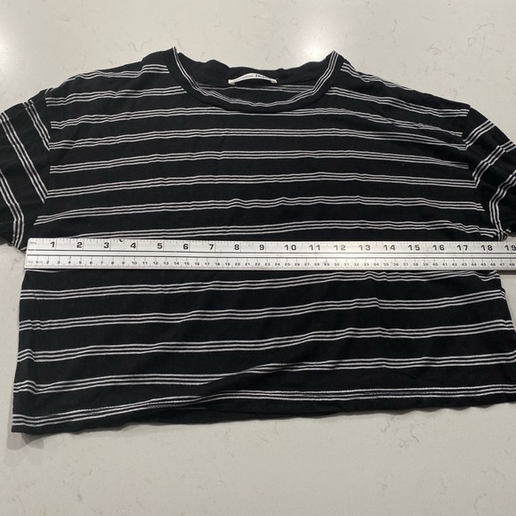 Reformation Jeans Chloe Striped Cropped Top. Size: XS - Picture 11 of 11